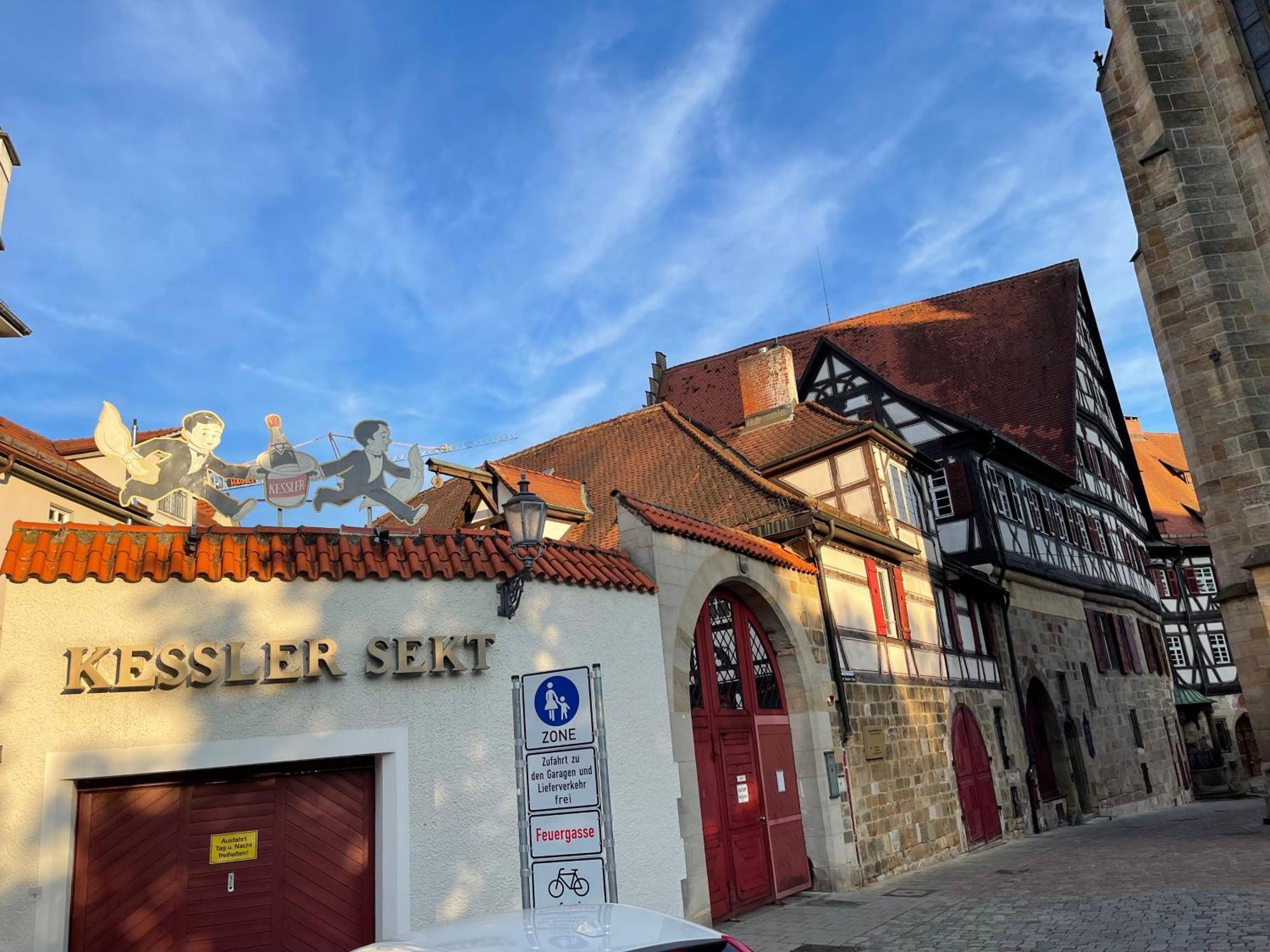 Secondhome Stuttgart - Moderne Grosse Wohnungen Nahe Der Hist Altstadt Von Esslingen An - Versch Groessen 8 - 11 - 19 Betten エスリンゲン エクステリア 写真