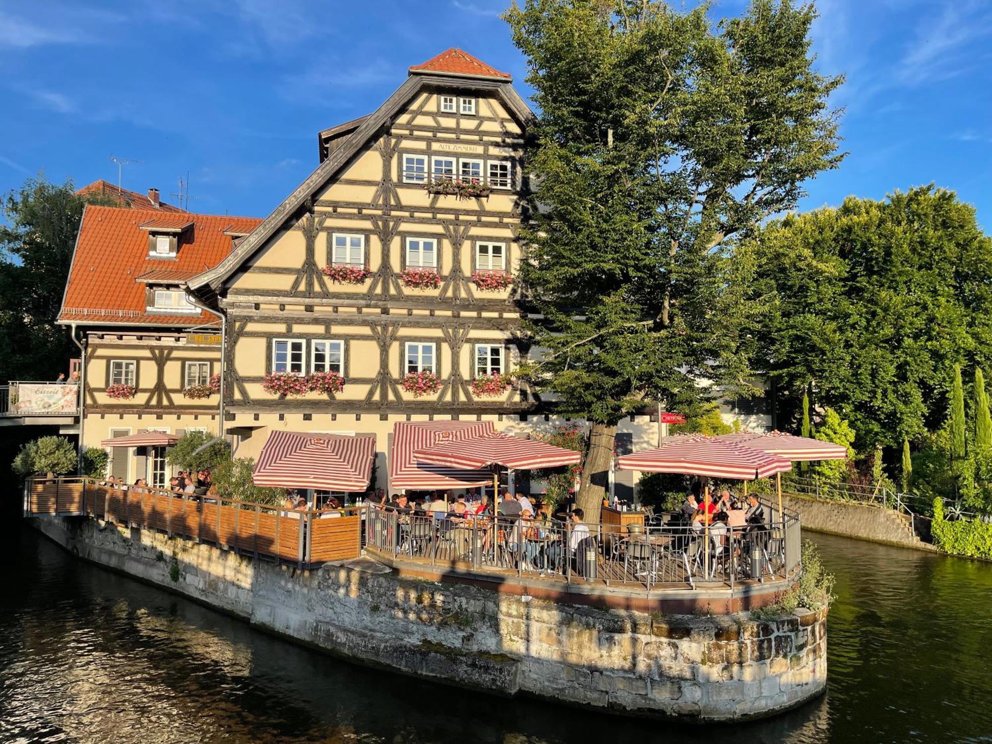 Secondhome Stuttgart - Moderne Grosse Wohnungen Nahe Der Hist Altstadt Von Esslingen An - Versch Groessen 8 - 11 - 19 Betten エスリンゲン エクステリア 写真