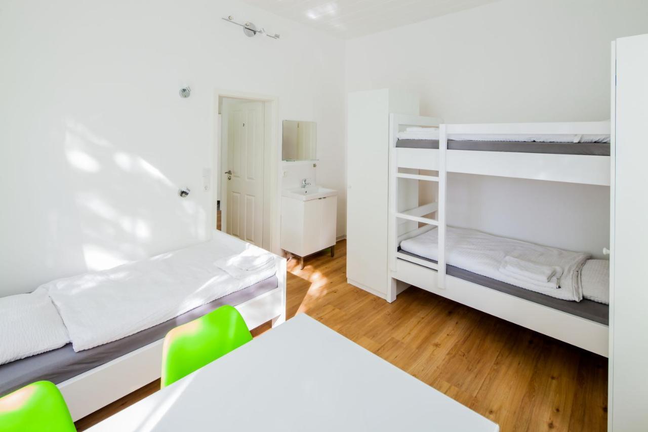 Secondhome Stuttgart - Moderne Grosse Wohnungen Nahe Der Hist Altstadt Von Esslingen An - Versch Groessen 8 - 11 - 19 Betten エスリンゲン エクステリア 写真